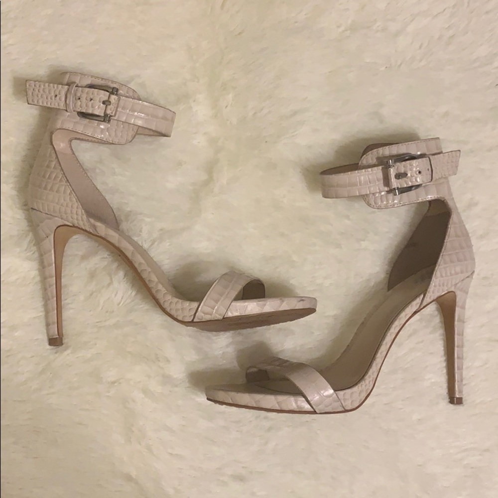 🌸VINCE CAMUTO SANDALS 🌸